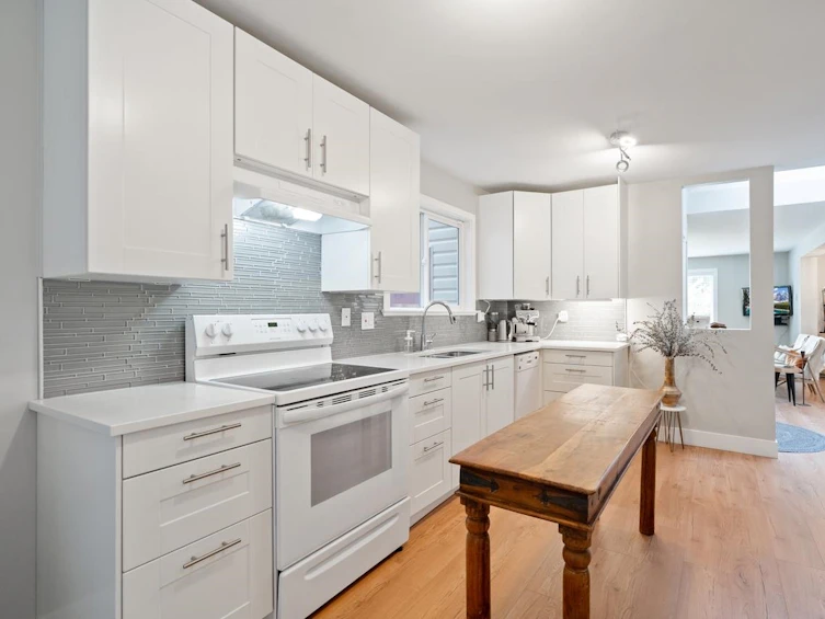 2591 Burian Drive, Coquitlam, BC, V3K 5W8 - 12