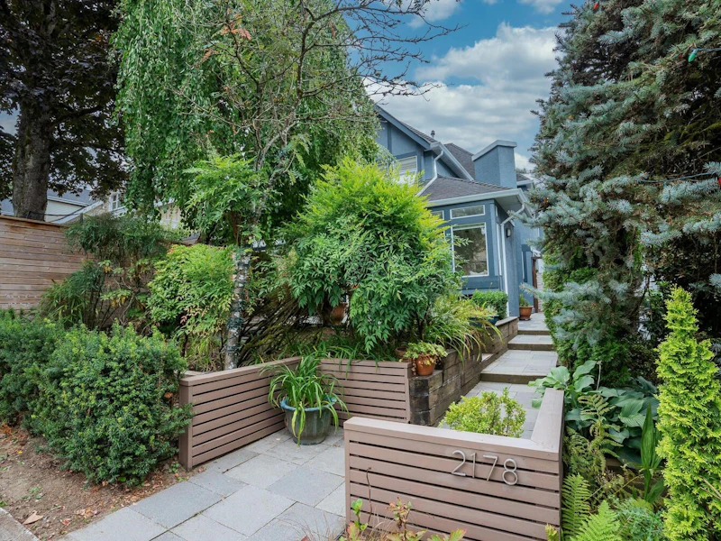 2178 W 15th Avenue, Vancouver BC V6K 2Y5
