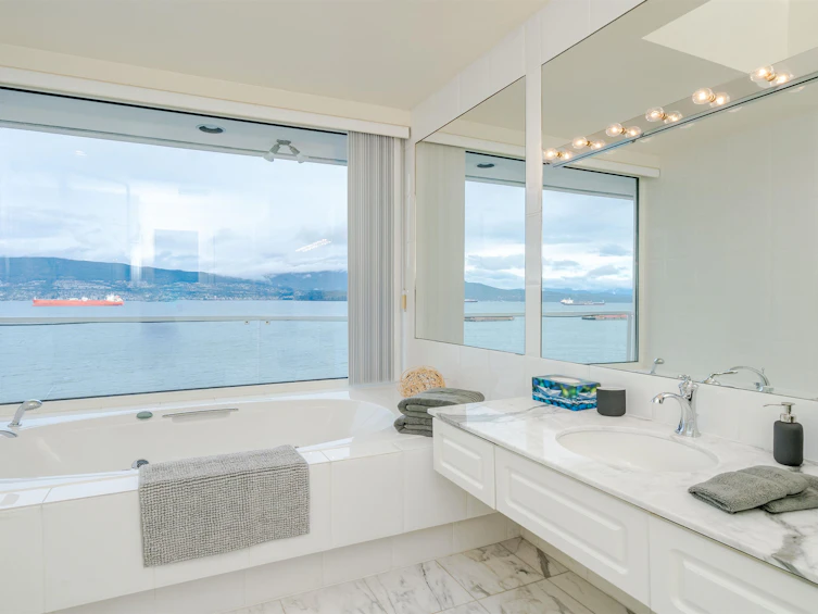 3341 Point Grey Road, Vancouver, BC, V6R 1A4 - 12