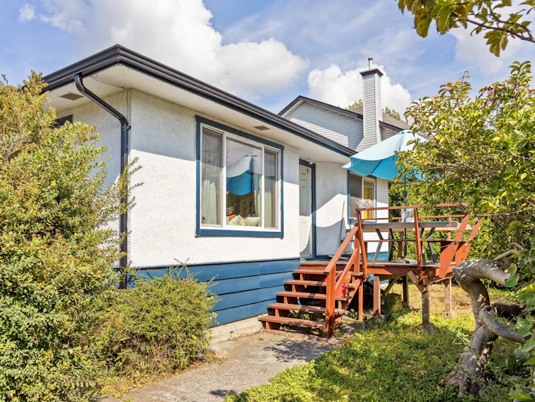 12609 113 Avenue, Surrey, BC, V3V 3M1