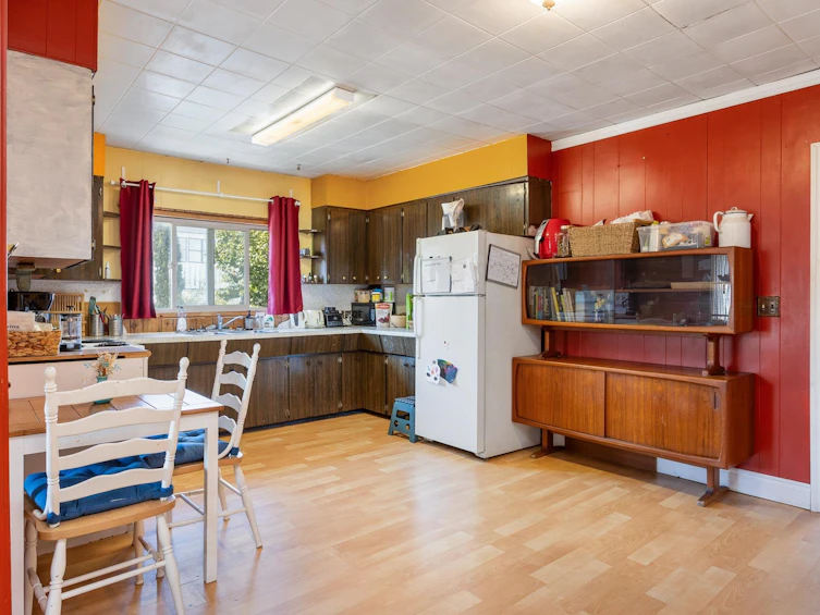 12609 113 Avenue, Surrey, BC, V3V 3M1 - 12
