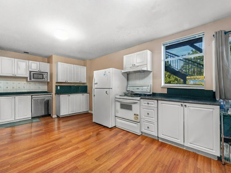 2976 Christina Place, Coquitlam, BC, V3C 5Z8 - 11