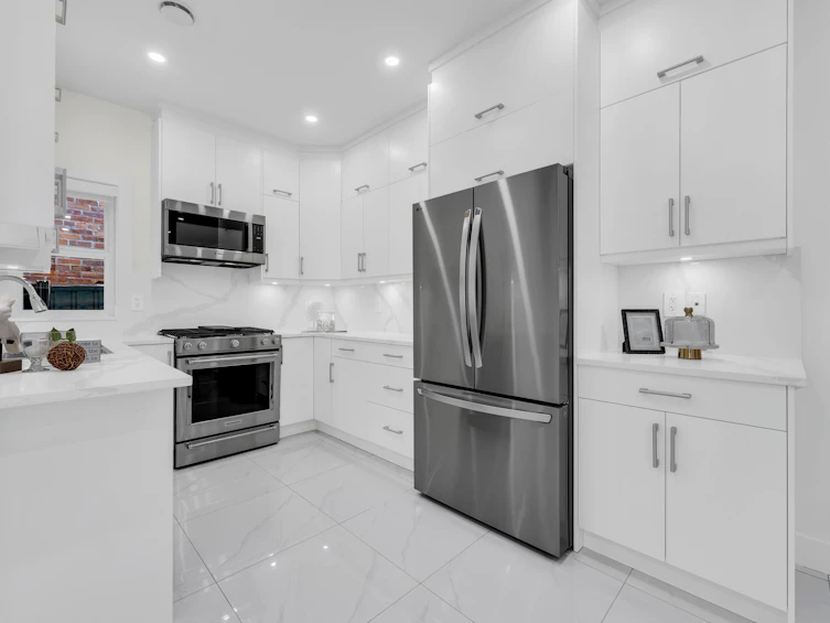 2576 E 28th Avenue, Vancouver, BC, V5R 1R6 - 9