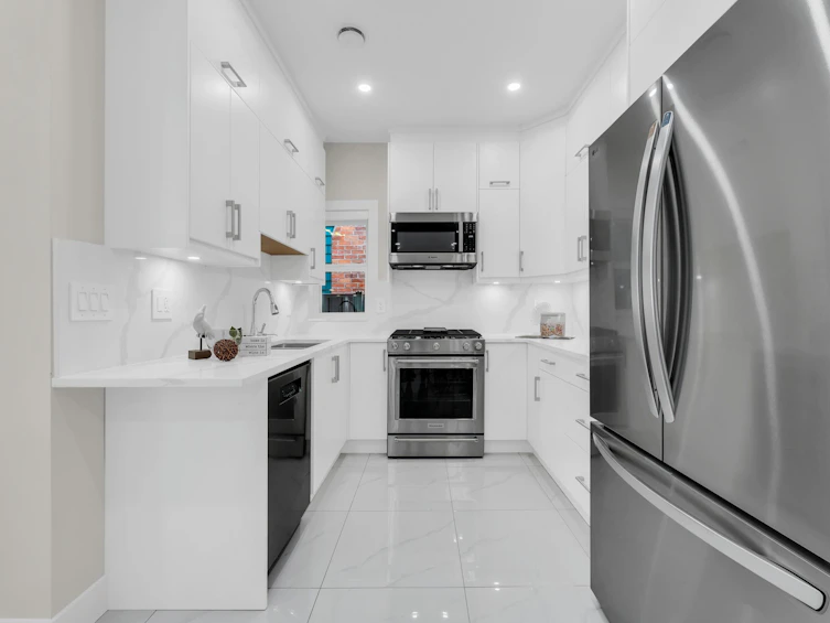 2576 E 28th Avenue, Vancouver, BC, V5R 1R6 - 10