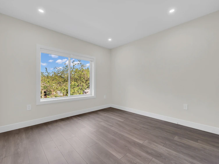 2576 E 28th Avenue, Vancouver, BC, V5R 1R6 - 14