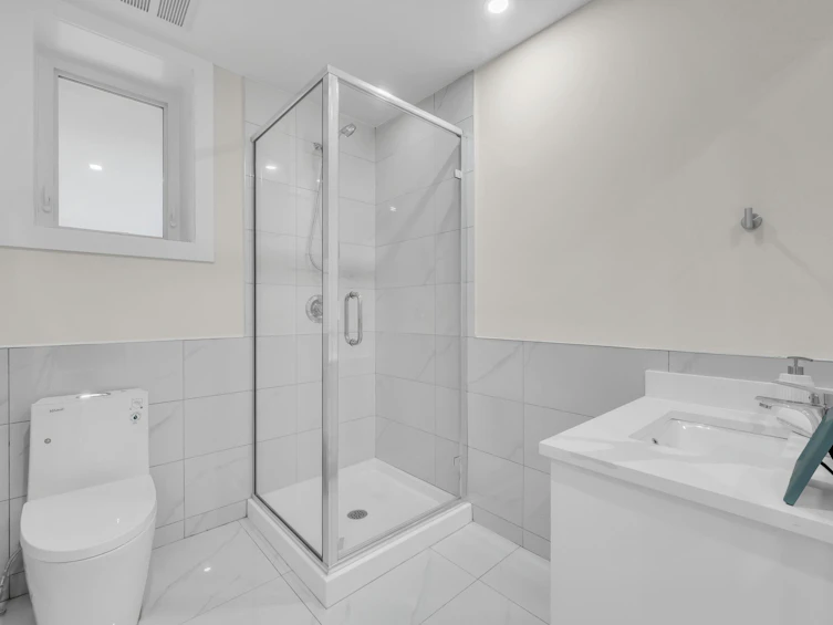 2576 E 28th Avenue, Vancouver, BC, V5R 1R6 - 24