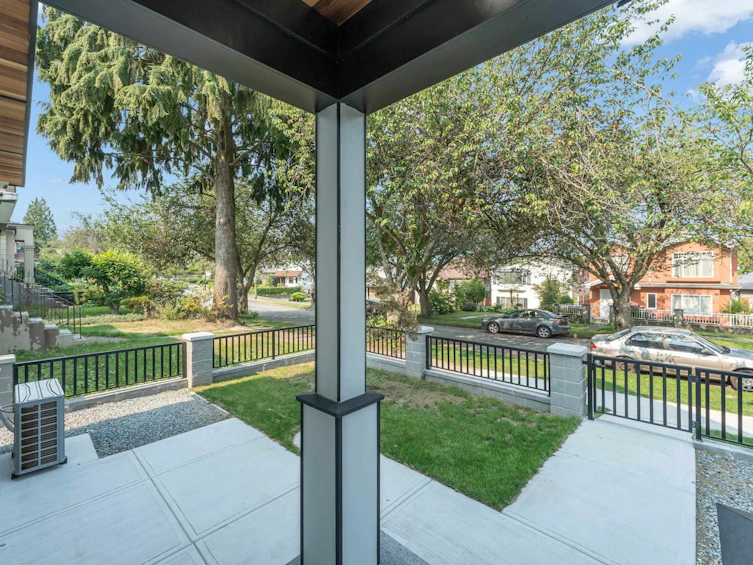 2576 E 28th Avenue, Vancouver, BC, V5R 1R6 - 29