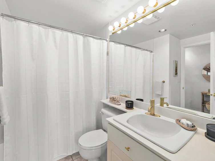 604-160 W Keith Road, North Vancouver, BC, V7M 3M2 - 16