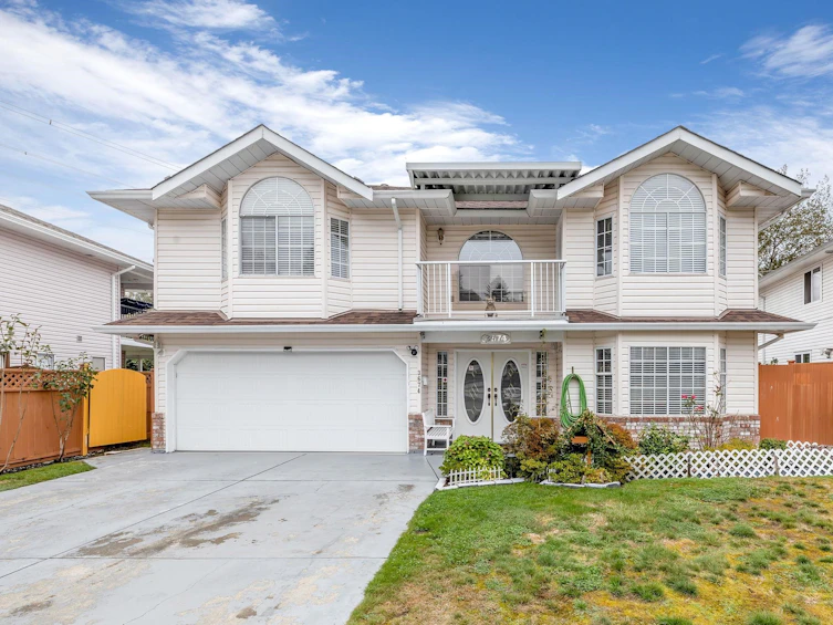 3674 Newcastle Drive, Abbotsford, BC, V2T 5M6 - 4