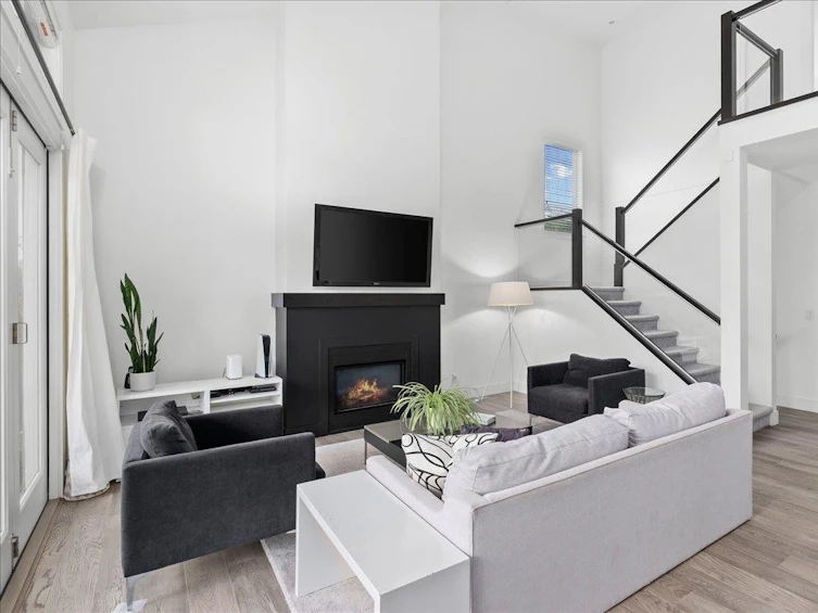8459 207 Street, Langley, BC, V2Y 0S4 - 4