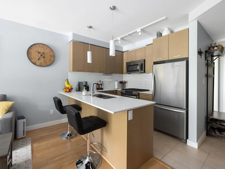 306-1177 Marine Drive, North Vancouver, BC, V7P 1T1 - 2