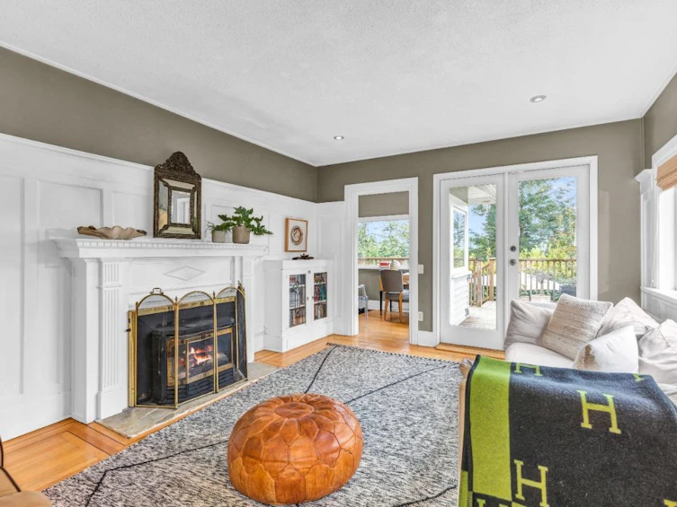 1045 Cortell Street, North Vancouver, BC, V7P 2A2 - 4
