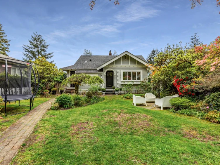 1045 Cortell Street, North Vancouver, BC, V7P 2A2 - 9
