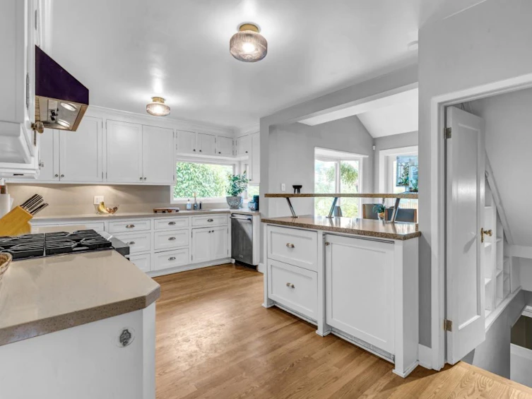 1045 Cortell Street, North Vancouver, BC, V7P 2A2 - 12