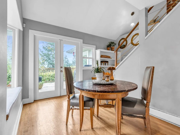 1045 Cortell Street, North Vancouver, BC, V7P 2A2 - 13