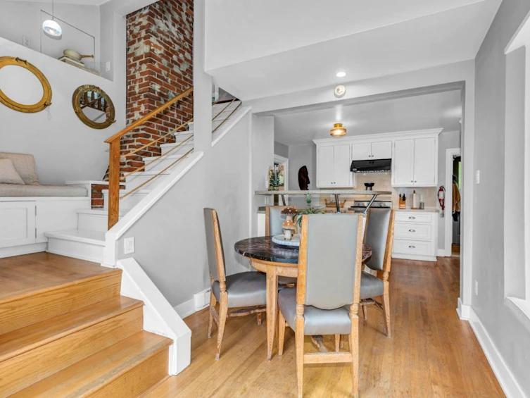 1045 Cortell Street, North Vancouver, BC, V7P 2A2 - 23