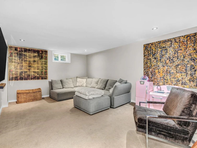 1045 Cortell Street, North Vancouver, BC, V7P 2A2 - 25
