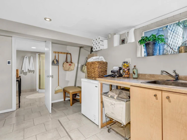 1045 Cortell Street, North Vancouver, BC, V7P 2A2 - 33