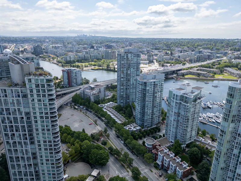 1036 Pacific Boulevard, Vancouver BC V6Z 3A1