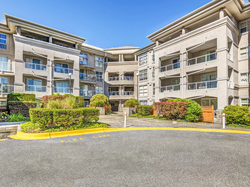 310 - 10533 University Drive, Surrey BC V3T 5T7