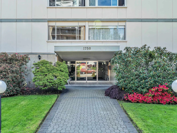 101-1750 Esquimalt Avenue, West Vancouver, BC, V7V 1R8 - 3