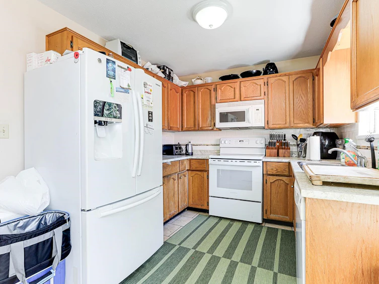 17432 61a Avenue, Surrey, BC, V3S 6Y2 - 11