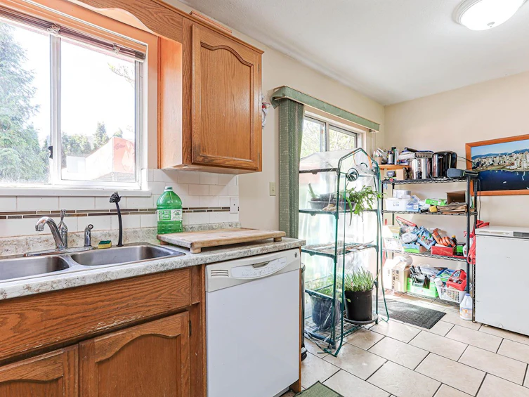 17432 61a Avenue, Surrey, BC, V3S 6Y2 - 12