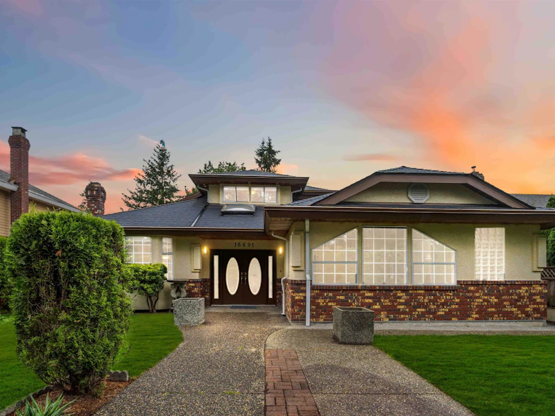 16691 104th Avenue, Surrey BC V4N 1Z5