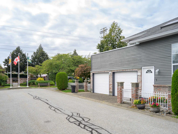 8-6380 48a Avenue, Delta, BC, V4K 4W3 - 3
