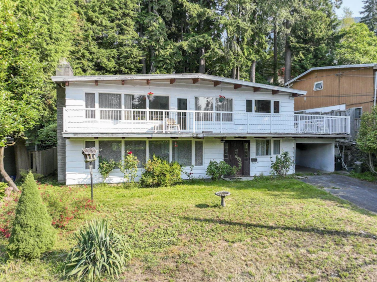 1020 Clements Avenue, North Vancouver, BC, V7R 2L4 - 8