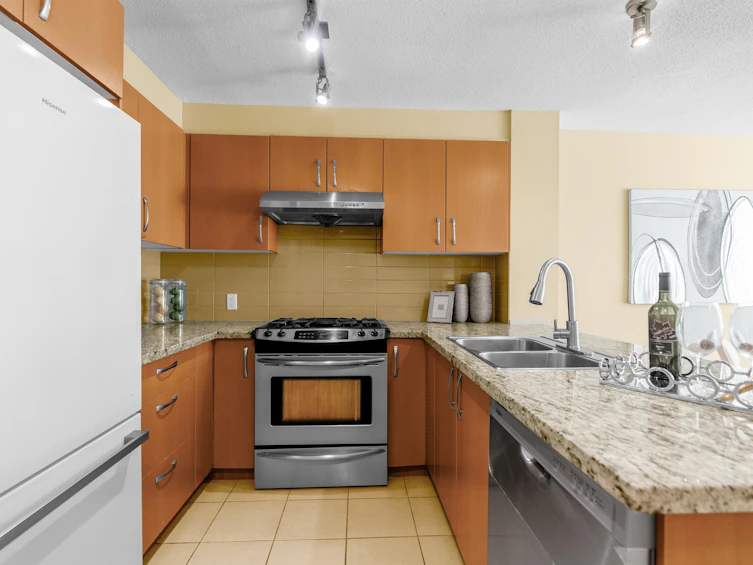 106-9288 Odlin Road, Richmond, BC, V6X 0C3 - 9