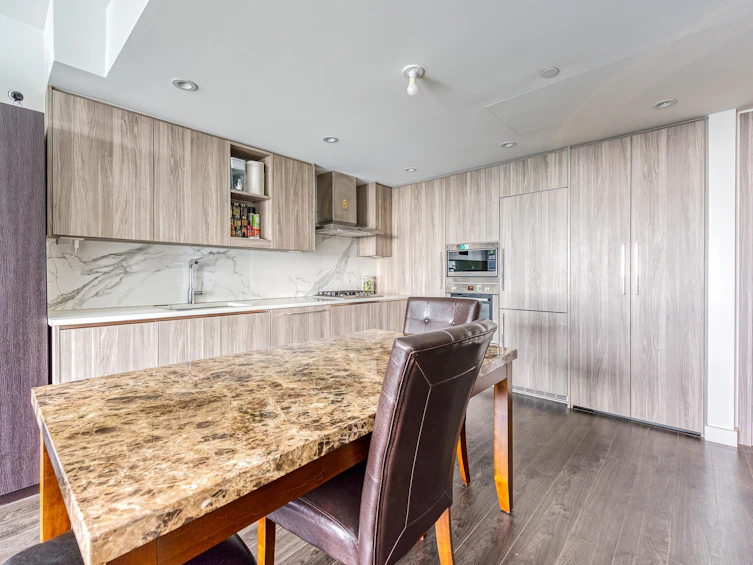 2611-9887 Whalley Boulevard, Surrey, BC, V3T 0P4 - 9