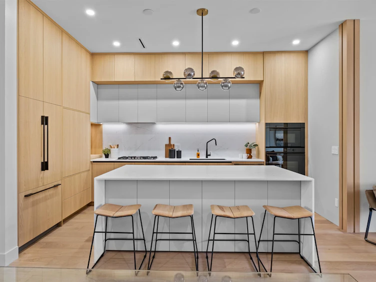 366 E Keith Road, North Vancouver, BC, V7L 1V7 - 2