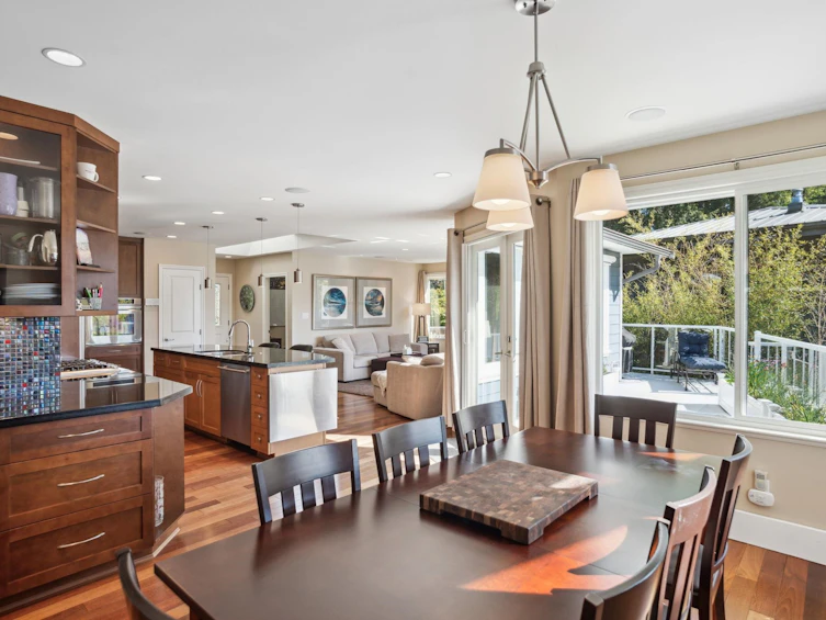 5755 Telegraph Trail, West Vancouver, BC, V7W 1R3 - 10