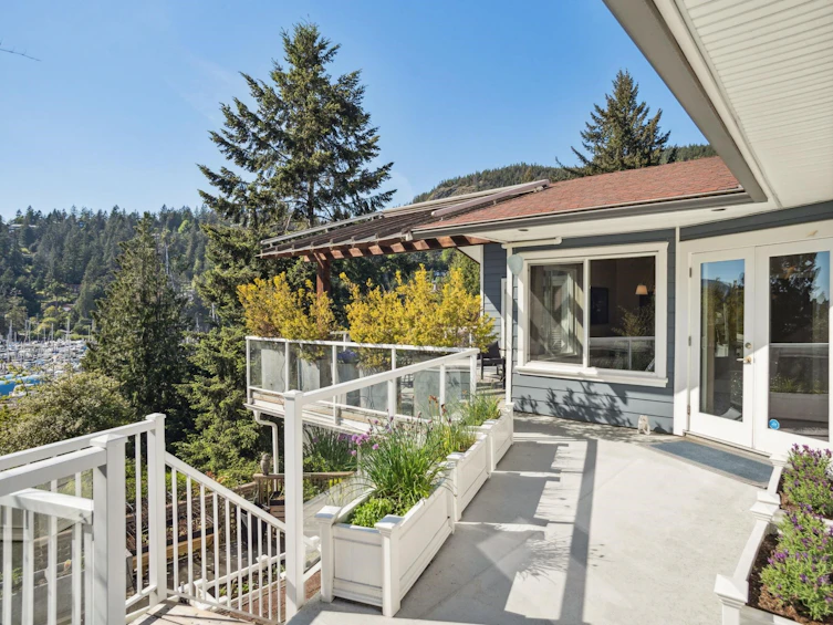 5755 Telegraph Trail, West Vancouver, BC, V7W 1R3 - 16