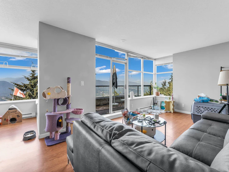 903-9232 University Crescent, Burnaby, BC, V5A 0A3 - 2