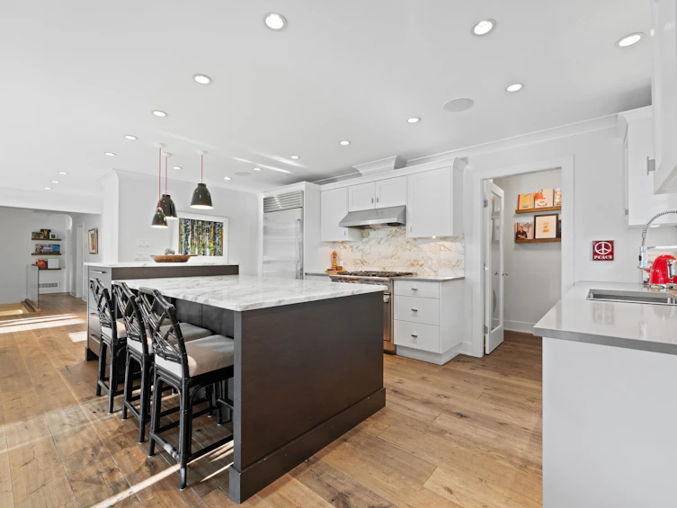 4293 Canterbury Crescent, North Vancouver, BC, V7R 3N4 - 13