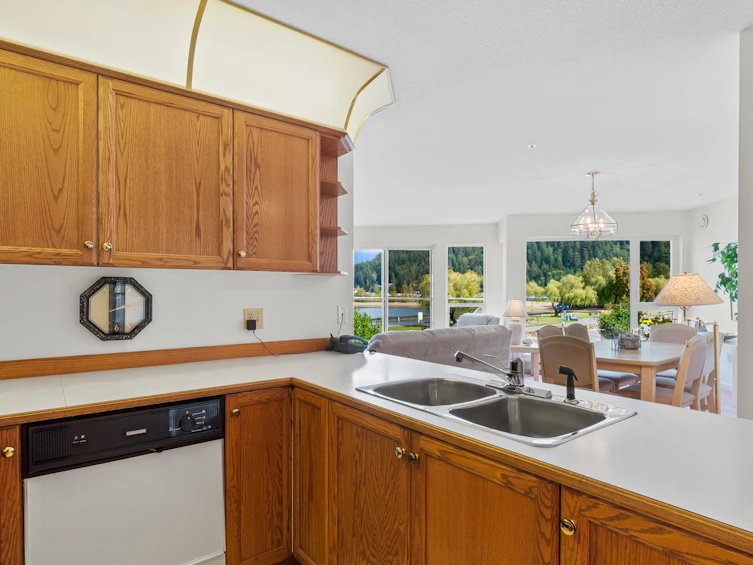 205-378 Esplanade Avenue, Harrison Hot Springs, BC, V0M 1A3 - 9