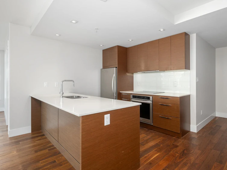605-111 East 13th Street, North Vancouver, BC, V7L 0C7 - 5