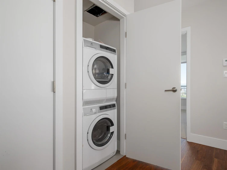 605-111 East 13th Street, North Vancouver, BC, V7L 0C7 - 25
