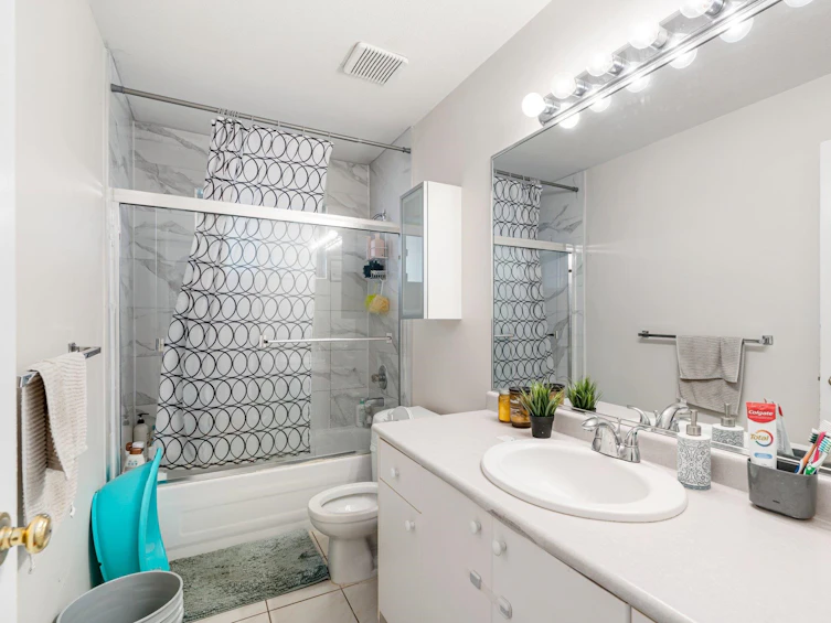 8761 162a Street, Surrey, BC, V4N 1B7 - 25