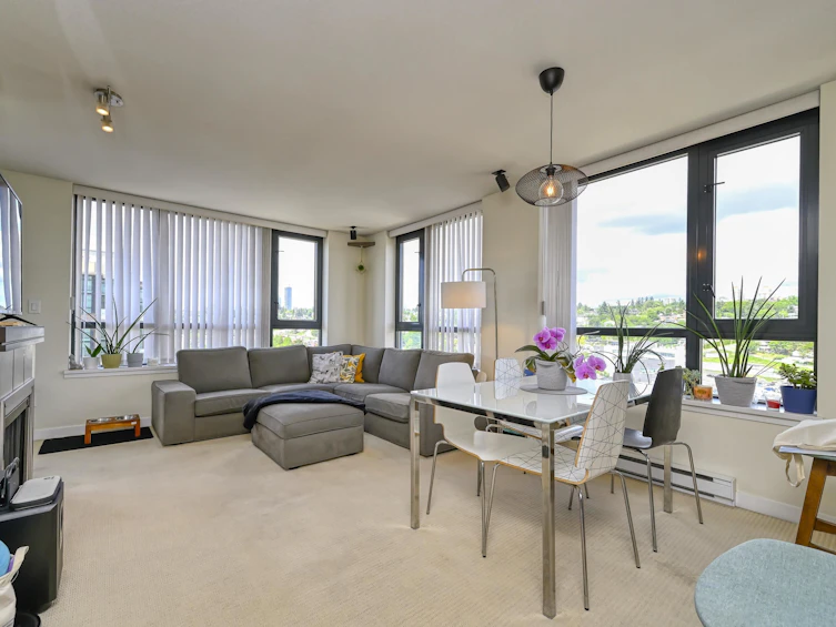 1207-1 Renaissance Square, New Westminster, BC, V3M 0B6 - 3