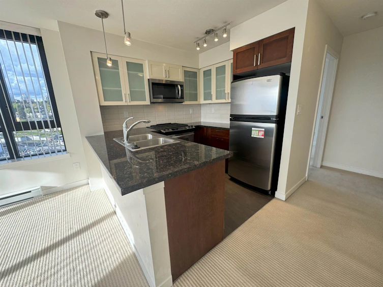 1707-1 Renaissance Square, New Westminster, BC, V3M 0B6 - 2