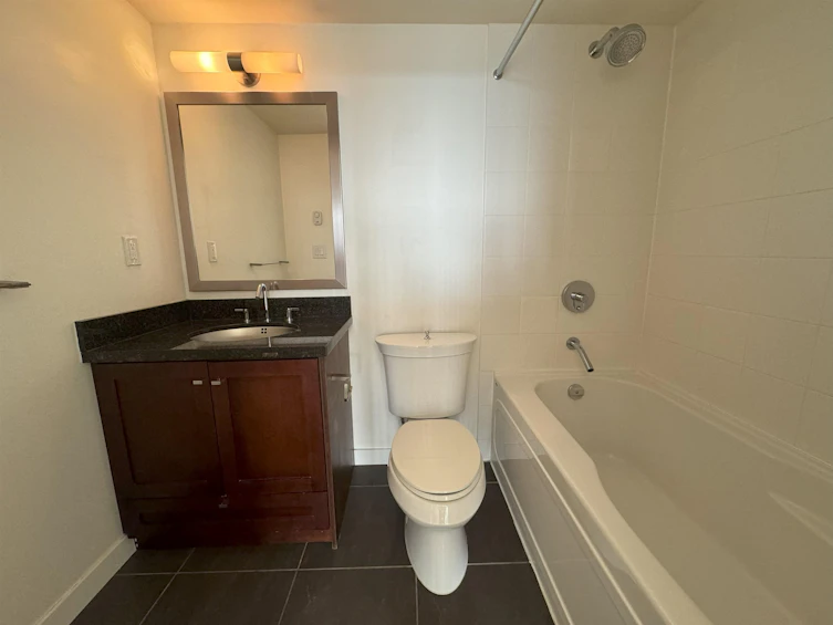 1707-1 Renaissance Square, New Westminster, BC, V3M 0B6 - 8