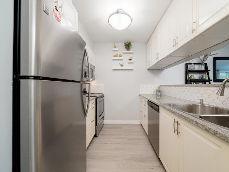 204-1550 Mariner Walk, Vancouver, BC, V6J 4X9 - 5
