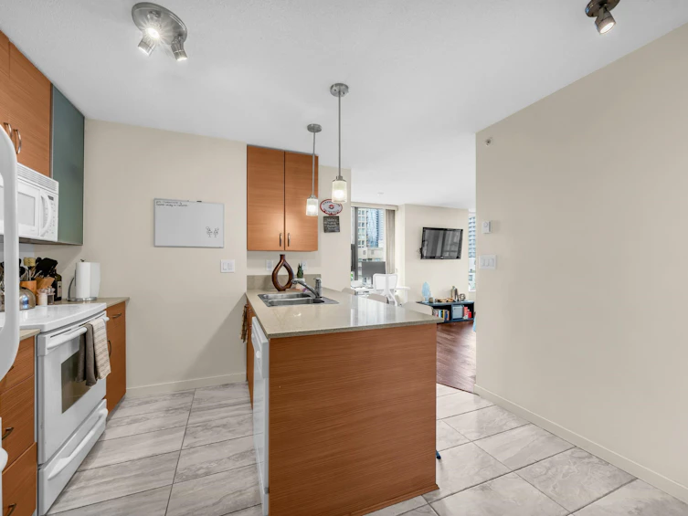 1001-928 Homer Street, Vancouver, BC, V6B 1T7 - 9