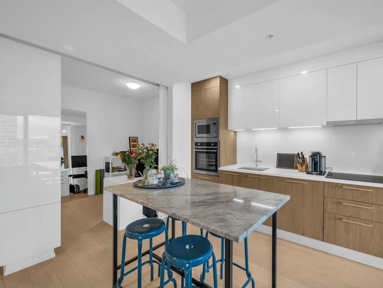 707-285 East 10th Avenue, Vancouver, BC, V5T 0H6 - 2
