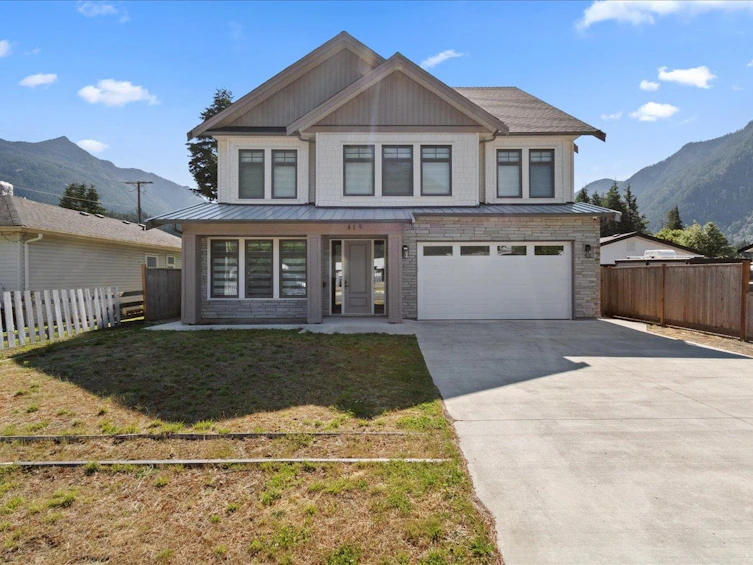419 5th Avenue, Hope, BC, V0X 1L0