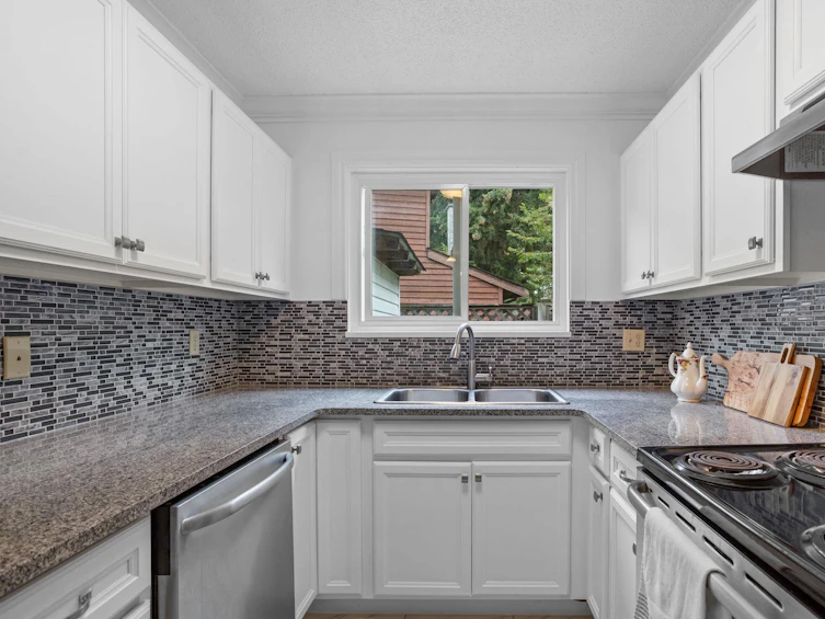 7338 128b Street, Surrey, BC, V3W 7E5 - 18