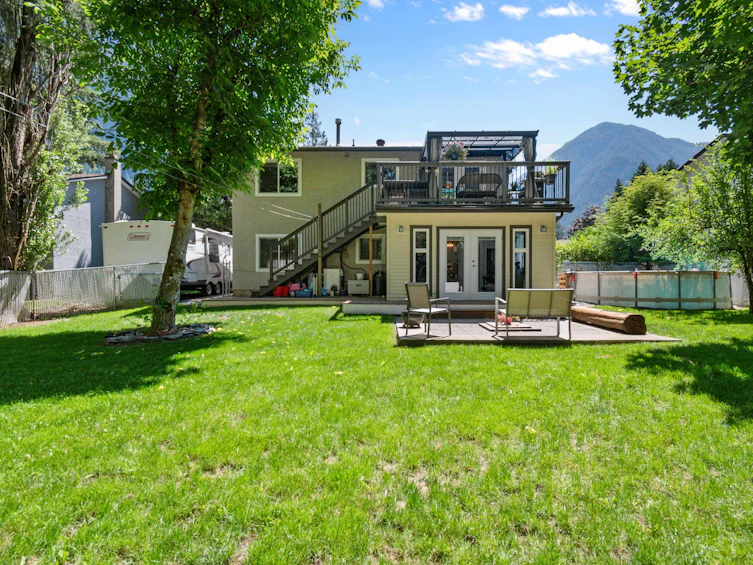 63777 Beech Avenue, Hope, BC, V0X 1L2 - 33
